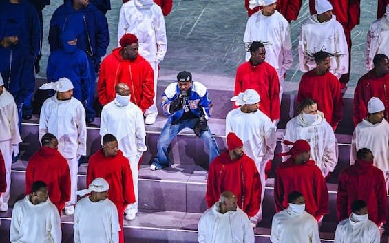 Super Bowl, Kendrick Lamar infiamma l'Halftime Show