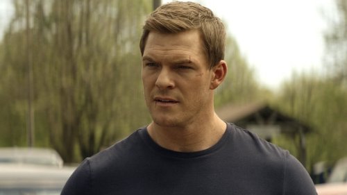 Reacher's Alan Ritchson Has No Interest In Watching Tom Cruise's Take ...