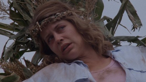 Children Of The Corn Pulled A Mean Trick On Linda Hamilton For The Movie's Best Scare