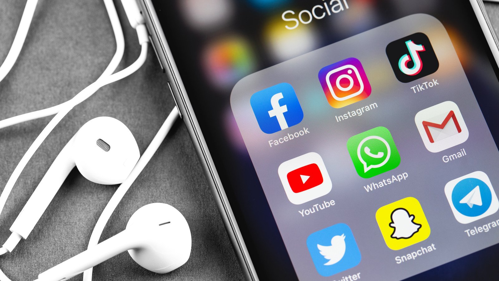 The 5 Best iPhone Apps For Earning Money In 2023