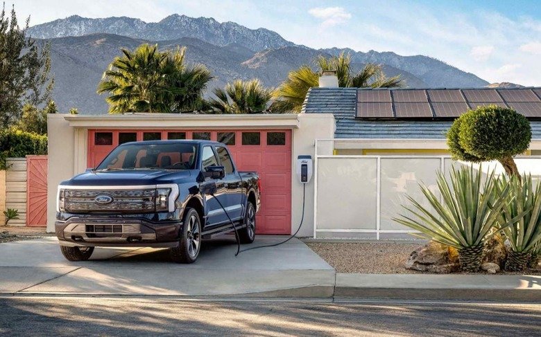 This is how the Ford F-150 Lightning EV can power your home