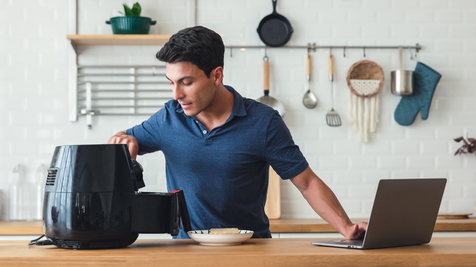 Every Major Air Fryer Brand, Ranked Worst To Best
