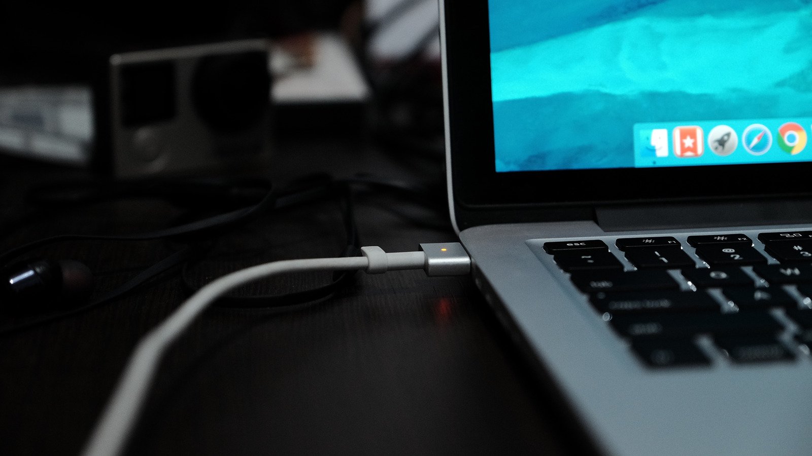 6 Settings You Need To Change On Your MacBook To Improve Battery Life