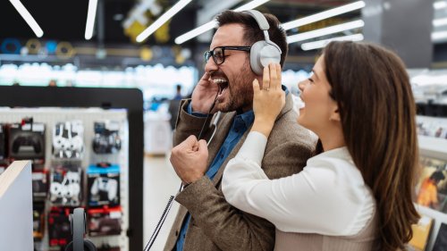 How To Find The Best EQ Settings For Your Speaker, Headphones, Or Earbuds