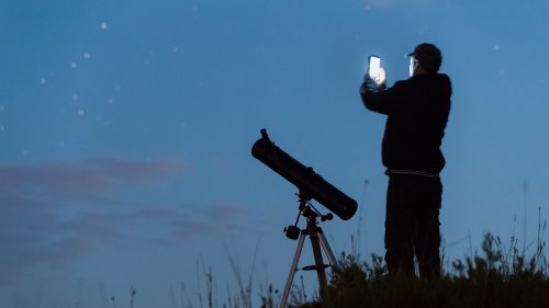 How To Take Incredible Astrophotography Pictures With Your iPhone - SlashGear