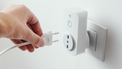 Why Smart Plugs Are Some Of The Best Energy-Saving Tech For Your Home