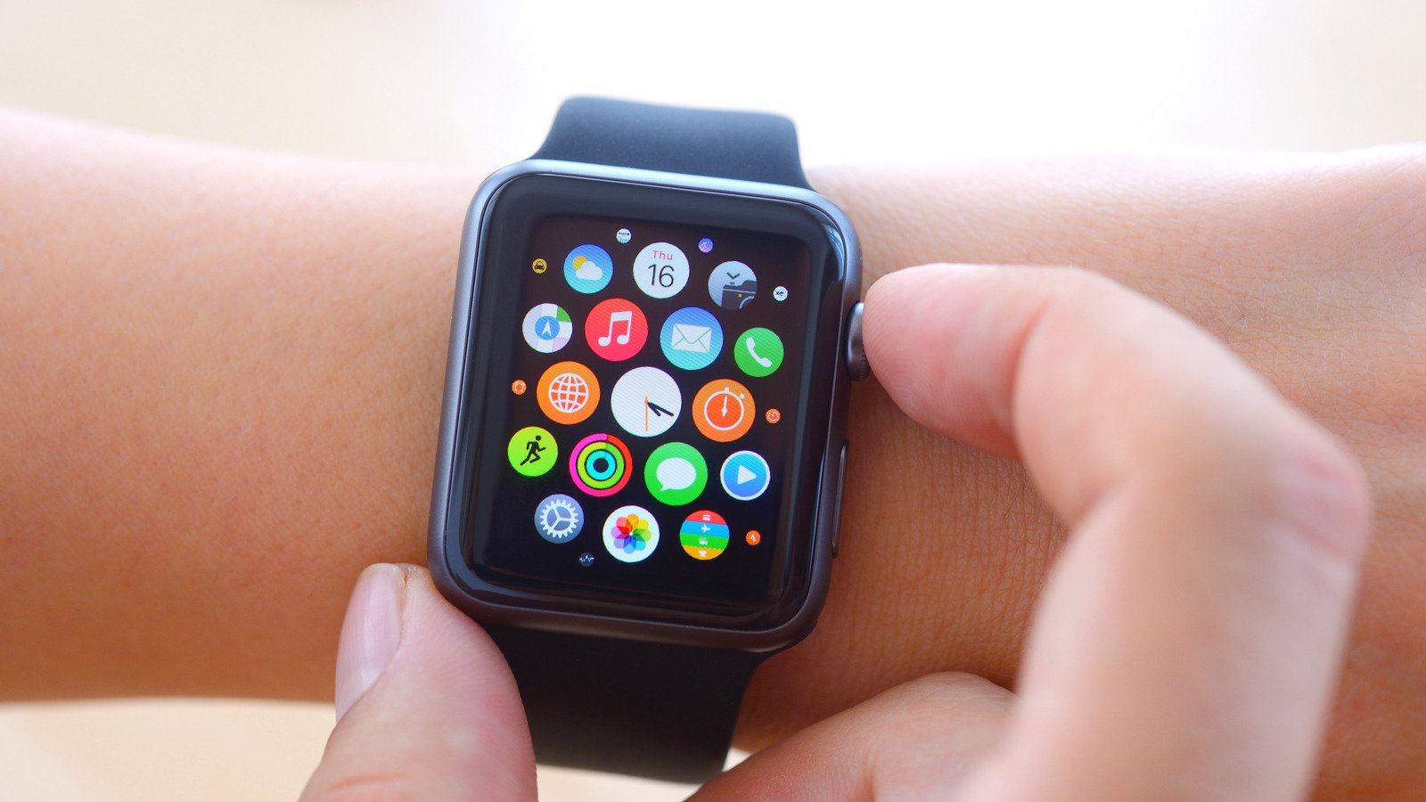 10 Apple Watch Features That Will Help You Stay In Shape