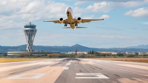 Why Do Airplanes Take Off And Land Into The Wind?