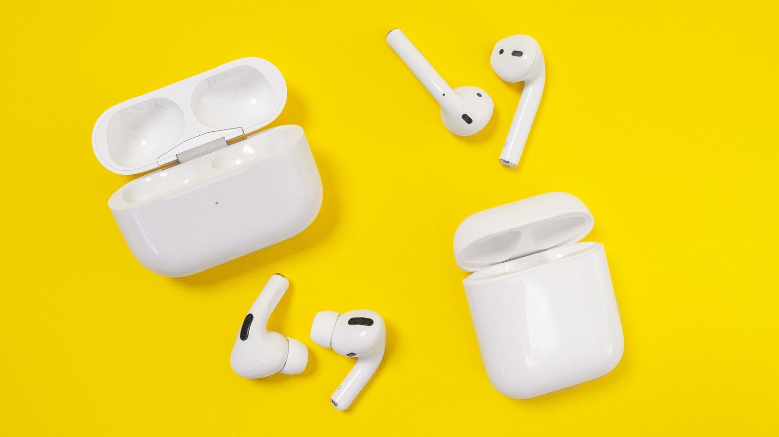 How To Tell If Your Apple AirPods Are Fake (4 Ways)