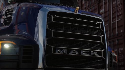 Mack's New Pioneer Truck Has An Aerodynamic Bulldog Hood Ornament