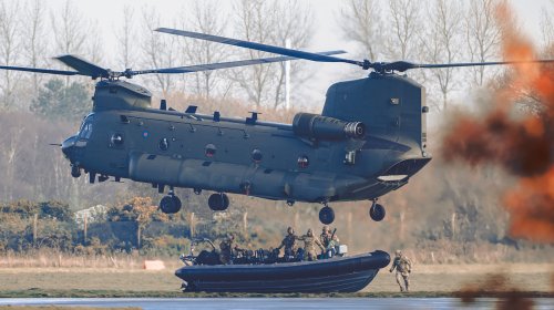 Which Militaries Use Chinook Helicopters & Are New Ones Still Being Made?