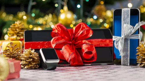 The Best Holiday Gifts For Tech Lovers In 2022 - SlashGear