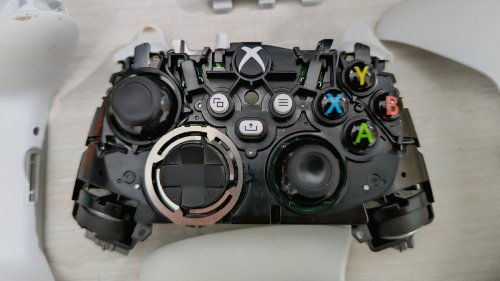 How To Open An Xbox Series X Controller (The Right Way)