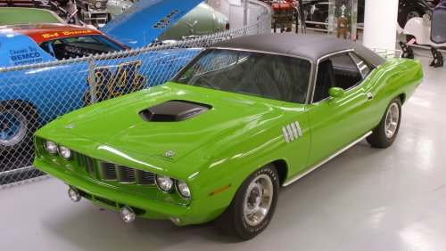 Here's How Fast A 1971 Plymouth Hemi Cuda Really Is - SlashGear