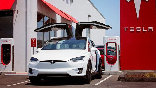 here-s-how-long-a-tesla-model-x-battery-will-actually-last-flipboard