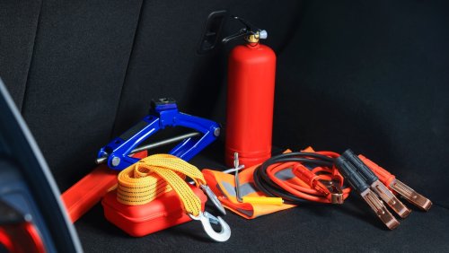 5 Emergency Tools You Should Always Keep In Your Car