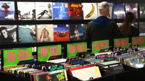 Why More People Listen To Vinyl Records Than CDs