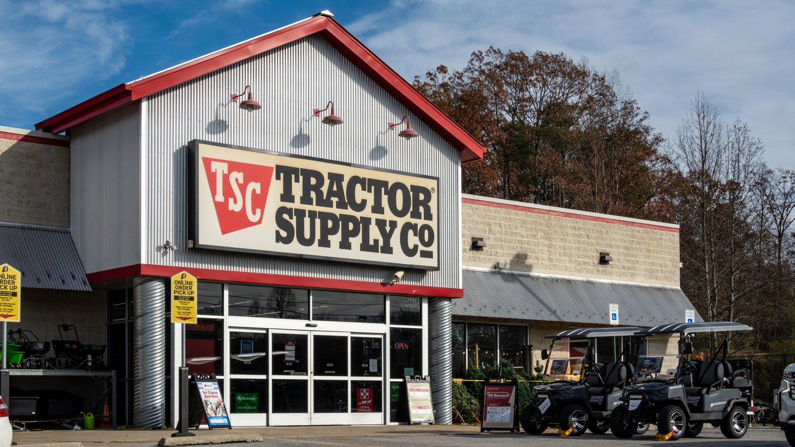 10 Practical Camping Gadgets Worth Buying From Tractor Supply