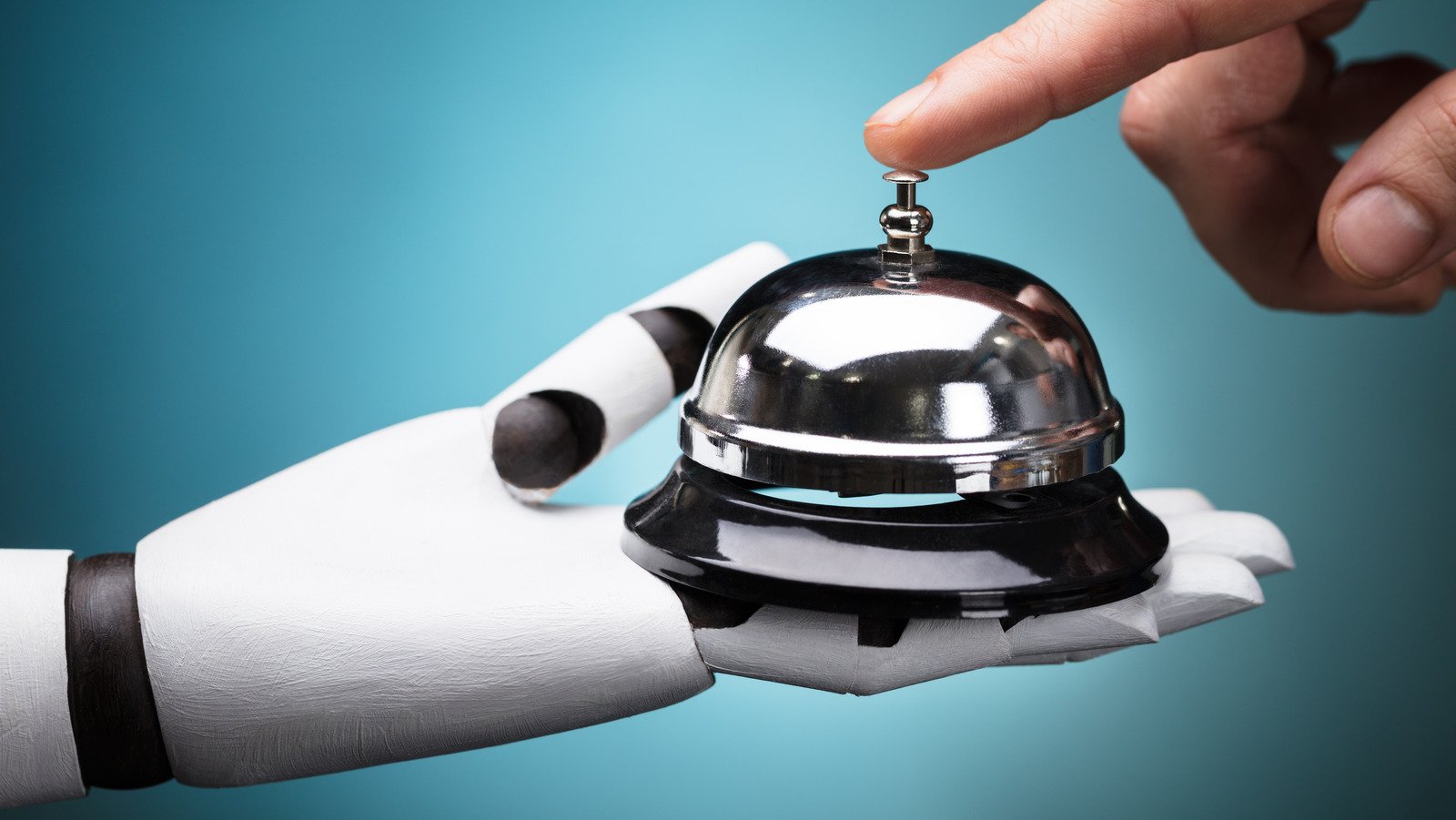 The Reason Some People Aren't Thrilled With Robot-Run Hotels