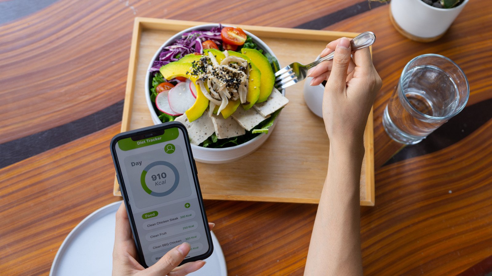 10 iPhone Apps To Make The Most Of Your Lunch Breaks In 2024