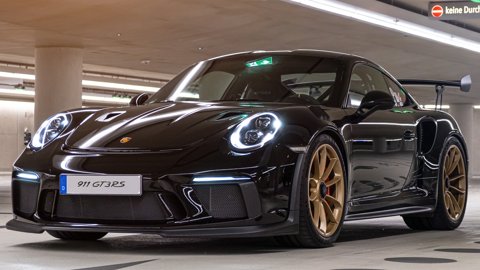 World's Blackest Paint Meets A Porsche 911 And The Results Are Wild