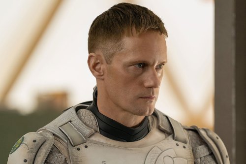 A Popular Sci-Fi Series Is Now an Apple TV+ Show. It’s a Weird Delight.