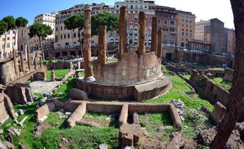 Archeologists Unearth Site Where Julius Caesar Was Stabbed