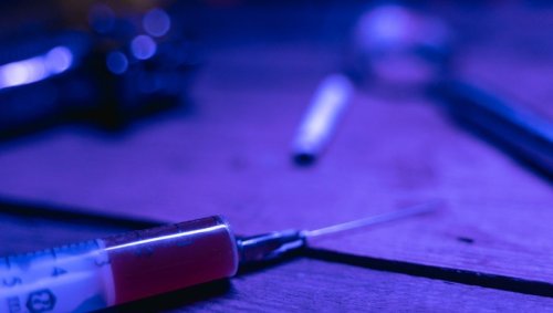 Le chemsex se démocratise aussi chez les hétéros, et c'est inquiétant