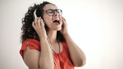 Même sans avoir appris le solfège, la plupart des gens sont capables de suivre la théorie musicale