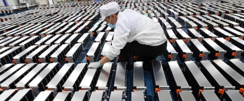 Les «fermes à batteries», inquiétantes bombes à retardement