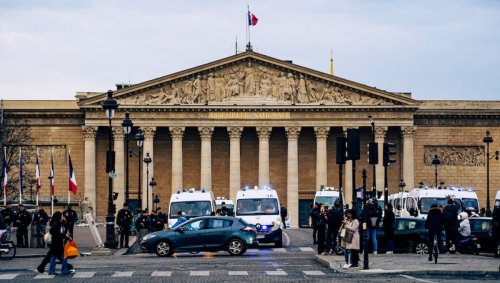 Derrière la motion de censure, une nécessaire réflexion sur les institutions
