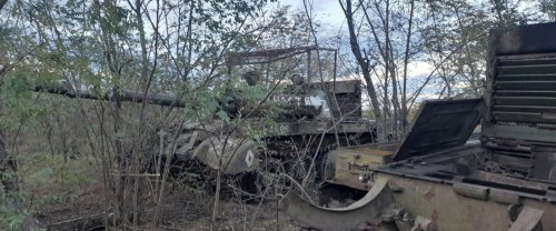 Pour se remplumer en Ukraine, la Russie sort ses antiques chars T-62 de la casse