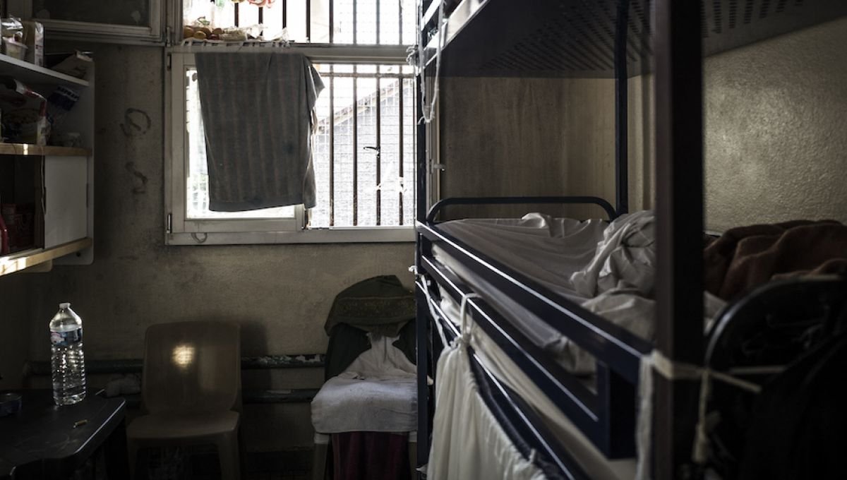 Prisons en France : une situation alarmante - cover
