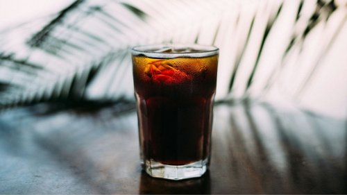 Boire beaucoup de sodas sucrés augmenterait les risques de développer un cancer