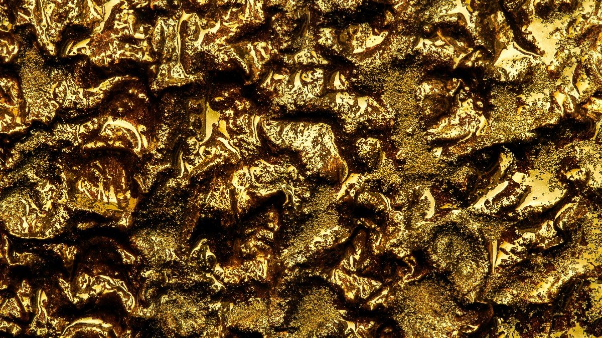 Un agriculteur auvergnat découvre un gisement d’or d’une valeur de 4 milliards d’euros dans son jardin