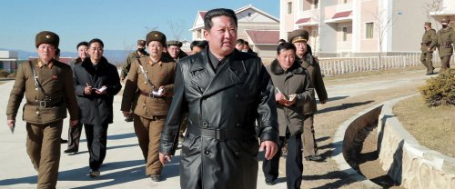 L'inimitable Kim Jong-un fait interdire les manteaux de cuir en Corée du Nord