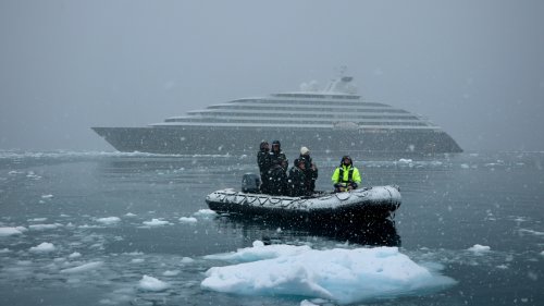 Antarctique: le tourisme de luxe accélère la fonte des glaces et la destruction des écosystèmes