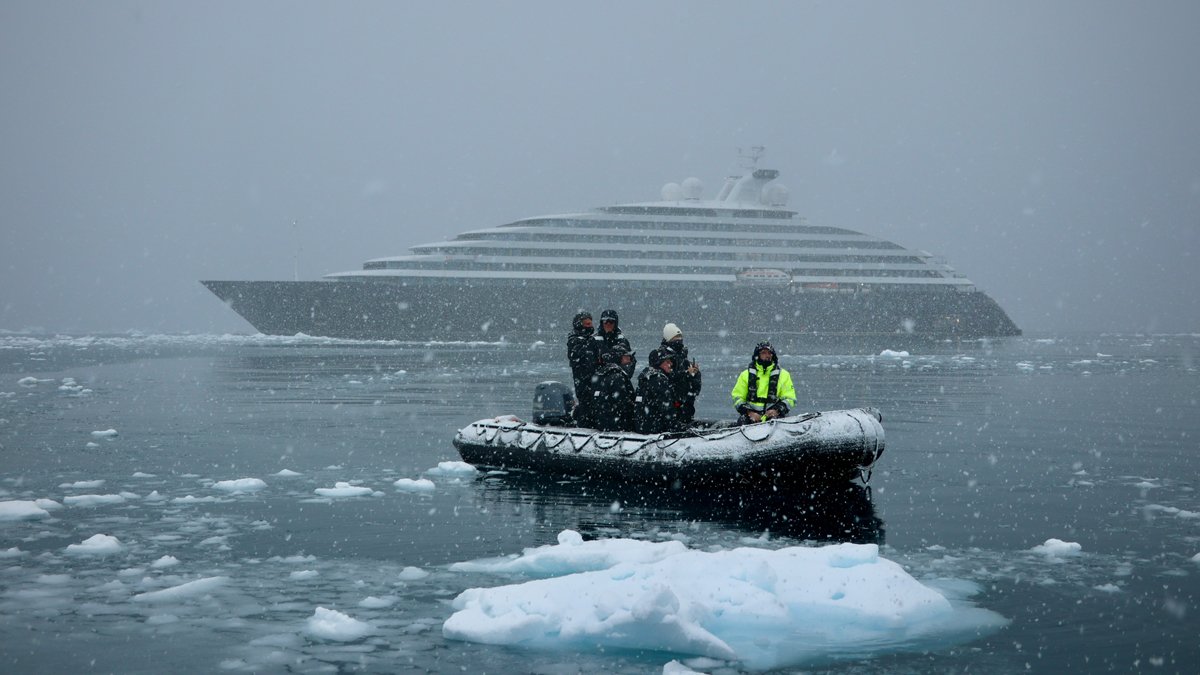Antarctique: le tourisme de luxe accélère la fonte des glaces et la destruction des écosystèmes