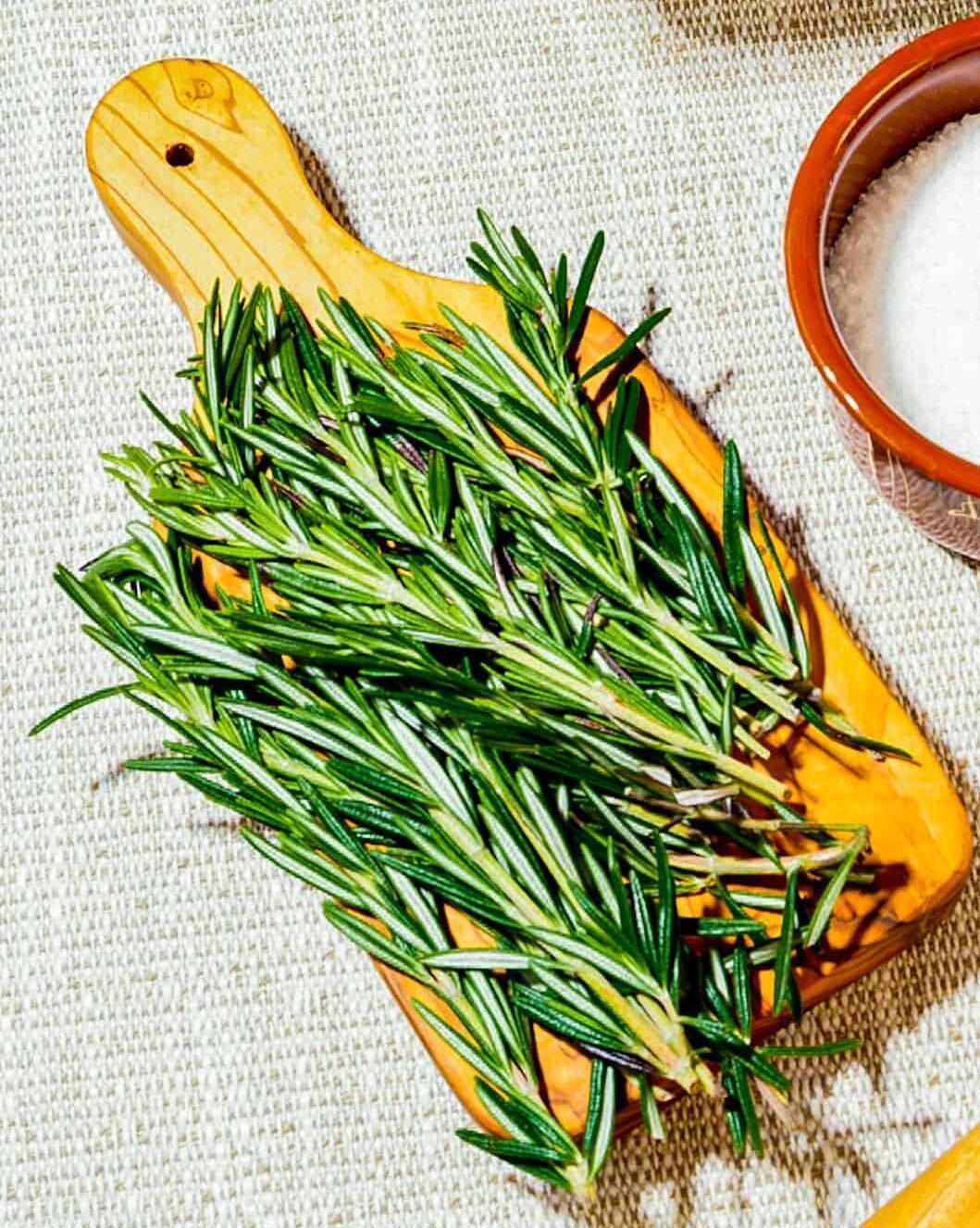 How to Dehydrate Rosemary