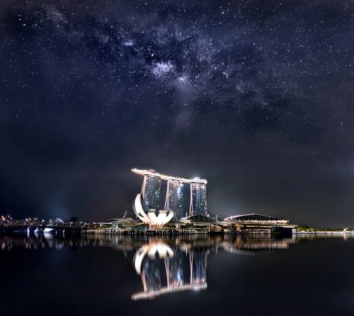 Never-Before-Seen 'Impossible' Images of Milky Way Captured in Singapore