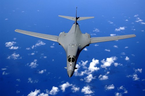 B-1 Lancer: This Bomber Is The Ultimate Survivor - English Smartencyclopédia