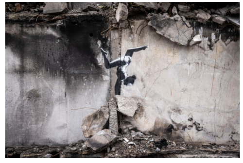 Banksy appears to go on the offensive with moving murals in war-torn Ukraine - English Smartencyclopédia
