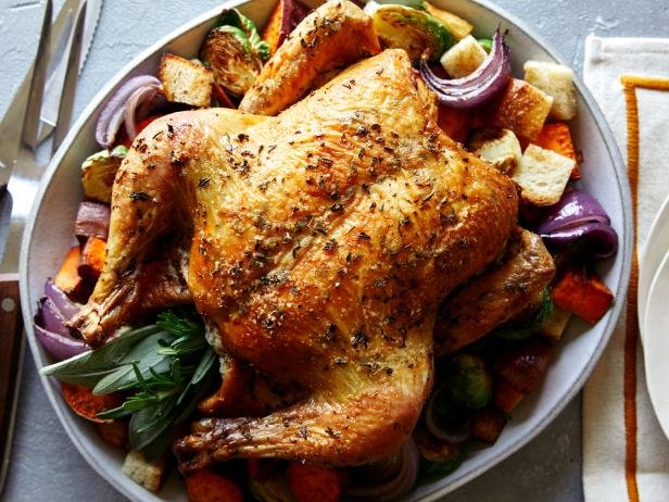 25 Budget-Friendly Recipes to Fill Your Thanksgiving Table