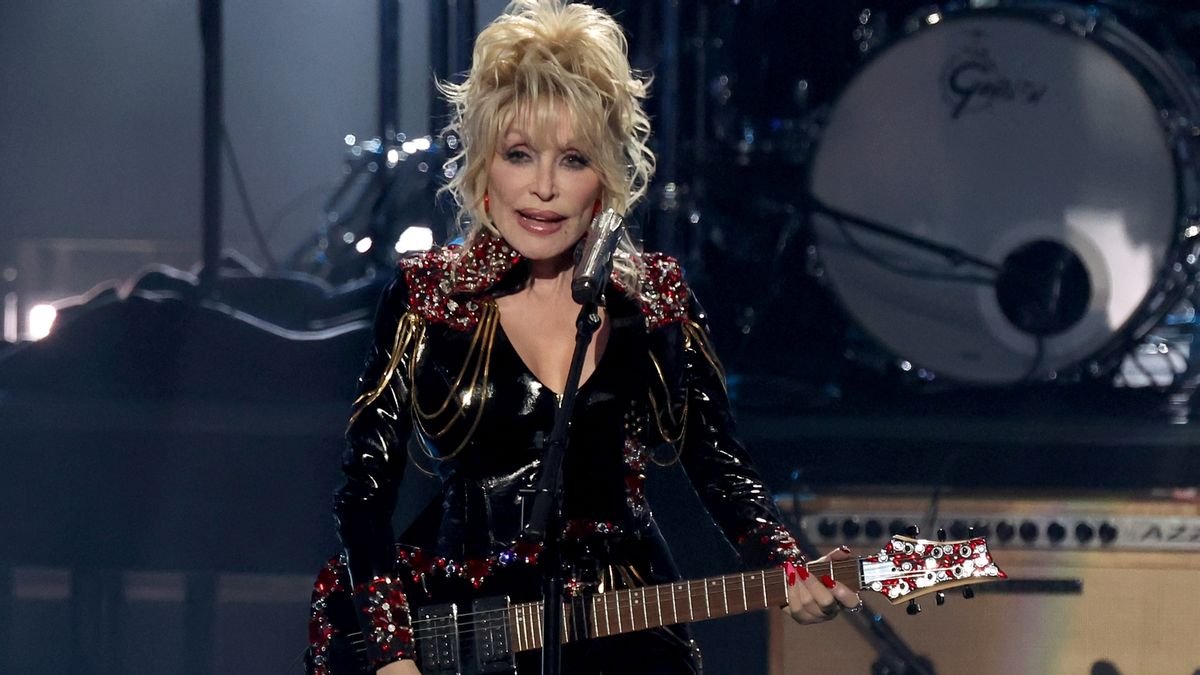 Is Dolly Parton Recording an Album with Heavy Metal Band Slipknot?