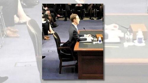 Bizarre Pic Proves Facebook CEO Mark Zuckerberg Is Not a Human Being?