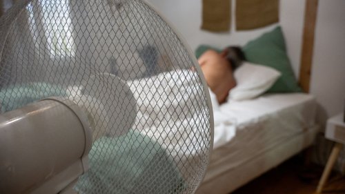 Is it 'extremely dangerous' to sleep with a fan on?