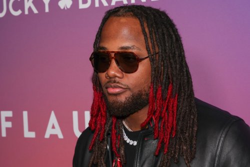 Leon Thomas serenades Jorja’s dog with “MUTT” during FLO’s NYC show—fans react