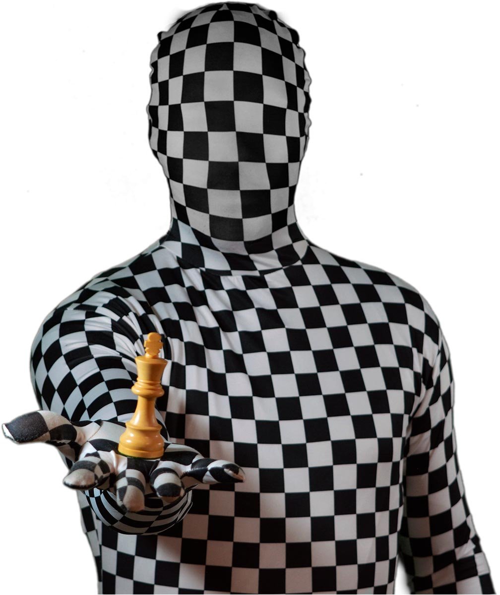Rey Enigma: el superhéroe del ajedrez cumple un año