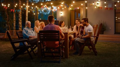 Man ruins family dinner by 'keeping score' of parents' favoritism. 'To them, it's equal.' AITA? UPDATED