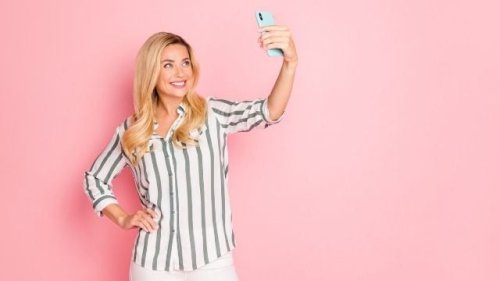Teen exposes 'influencer' mom as a liar, shows what their life is really like. AITA?